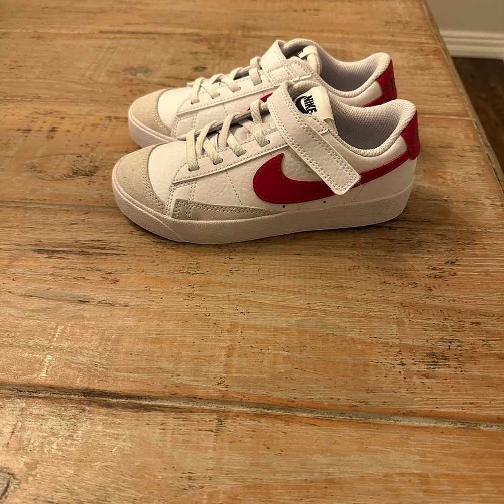 Nike Boys Blazer Low 77  White and Red Sneakers